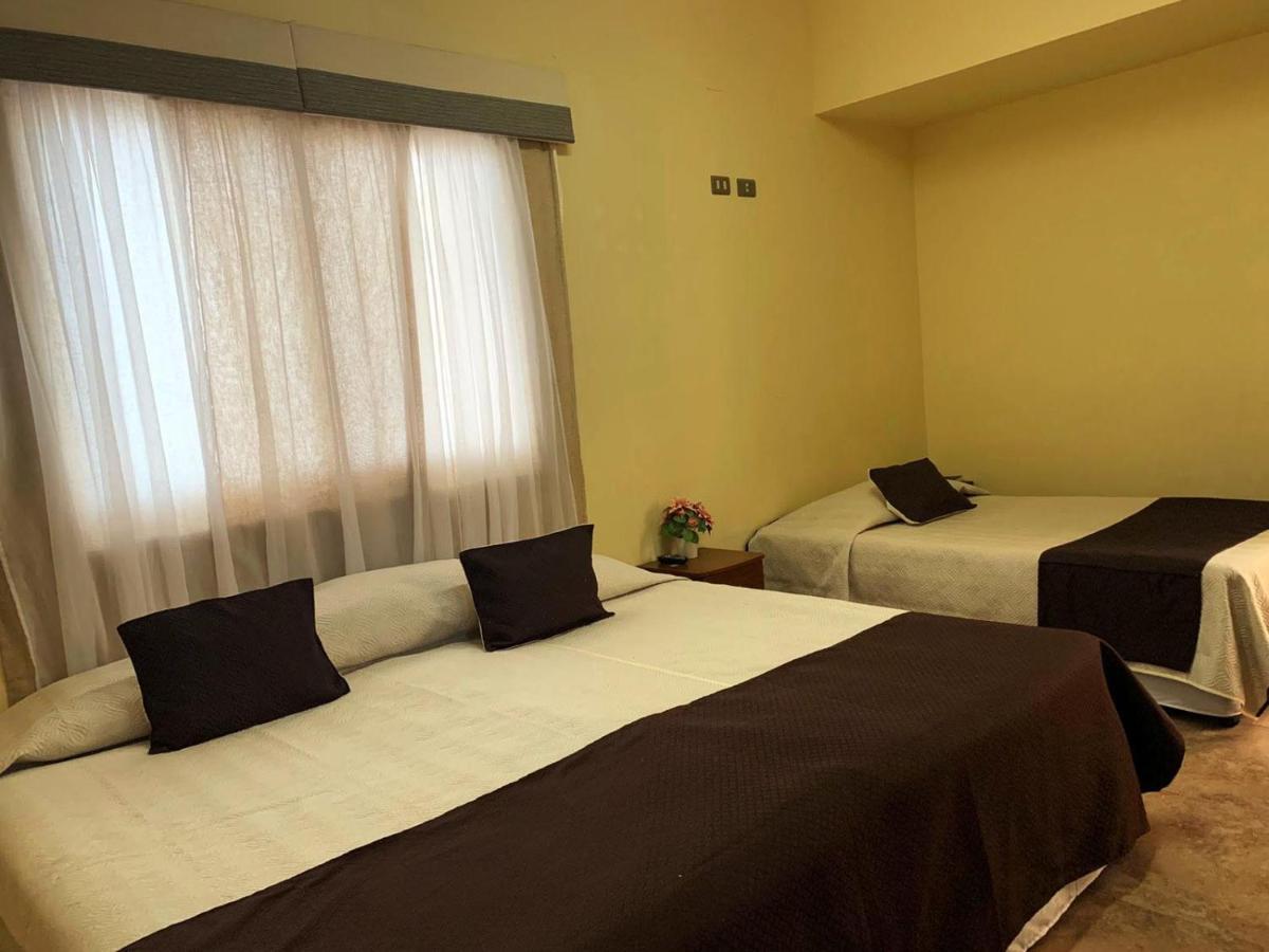 Juku Hostal كالاما المظهر الخارجي الصورة
