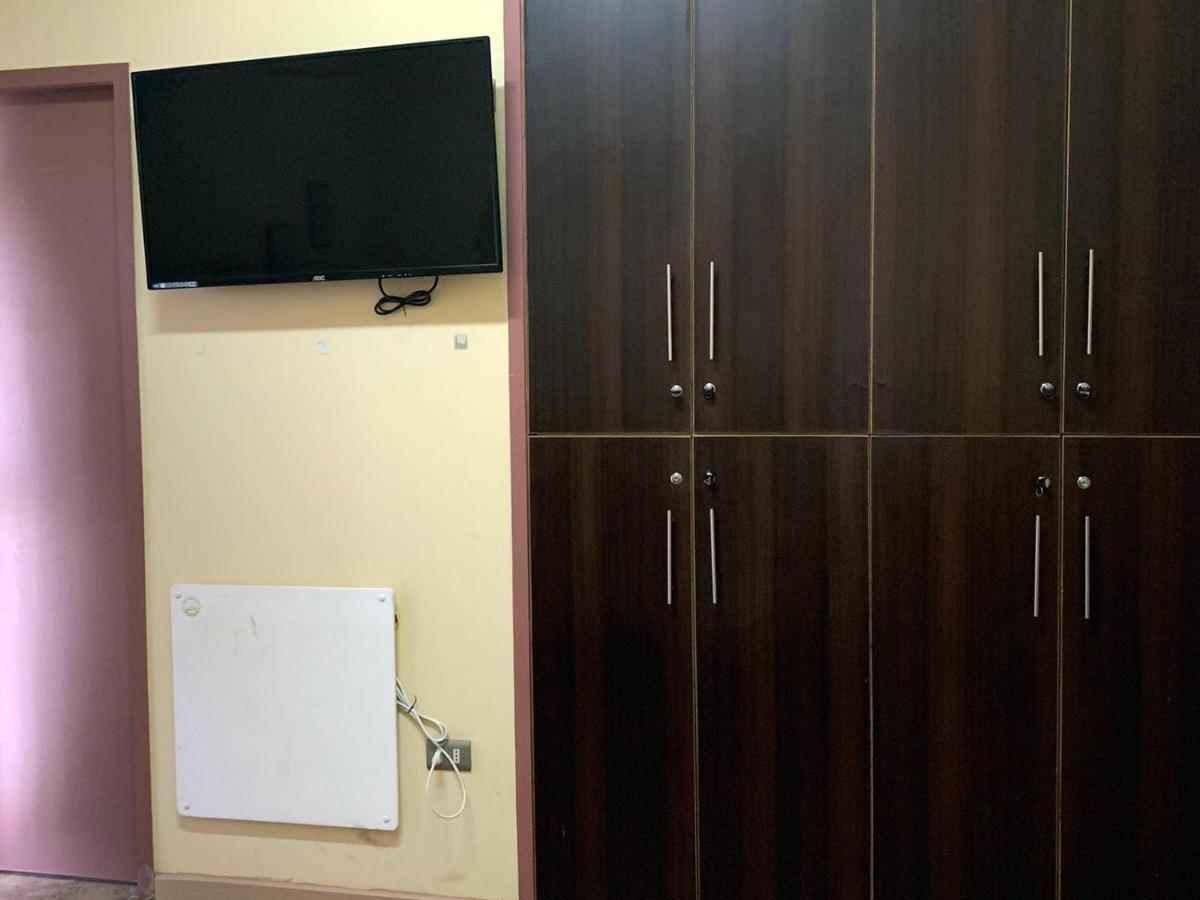 Juku Hostal كالاما المظهر الخارجي الصورة