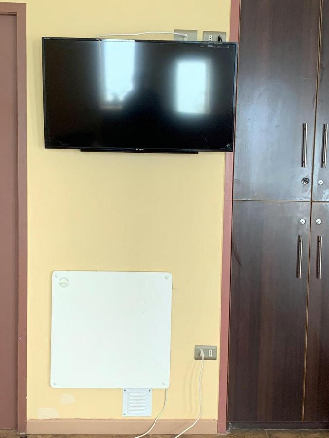 Juku Hostal كالاما المظهر الخارجي الصورة