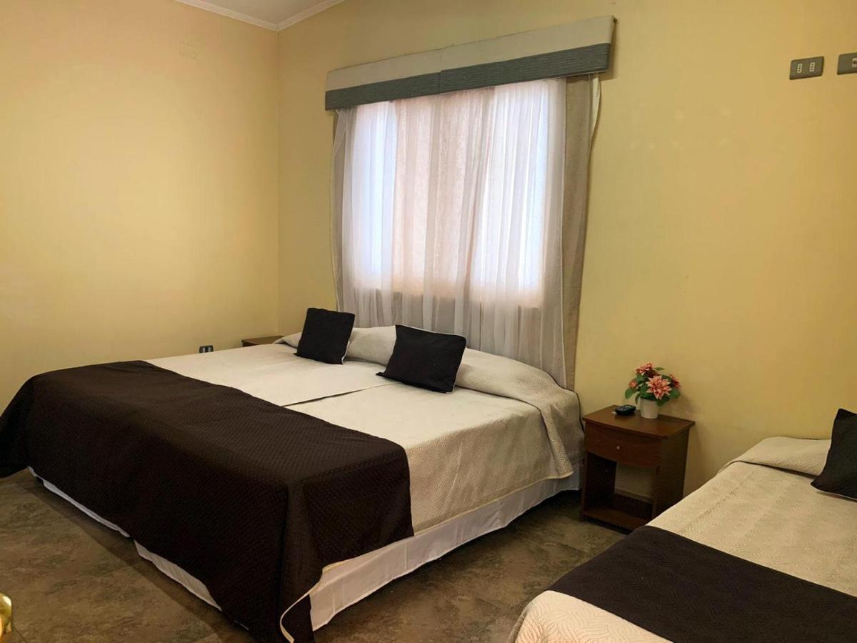 Juku Hostal كالاما المظهر الخارجي الصورة