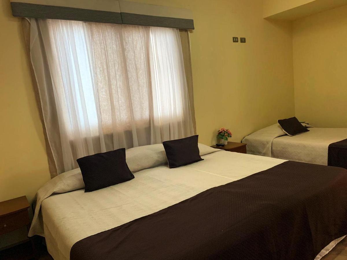 Juku Hostal كالاما المظهر الخارجي الصورة