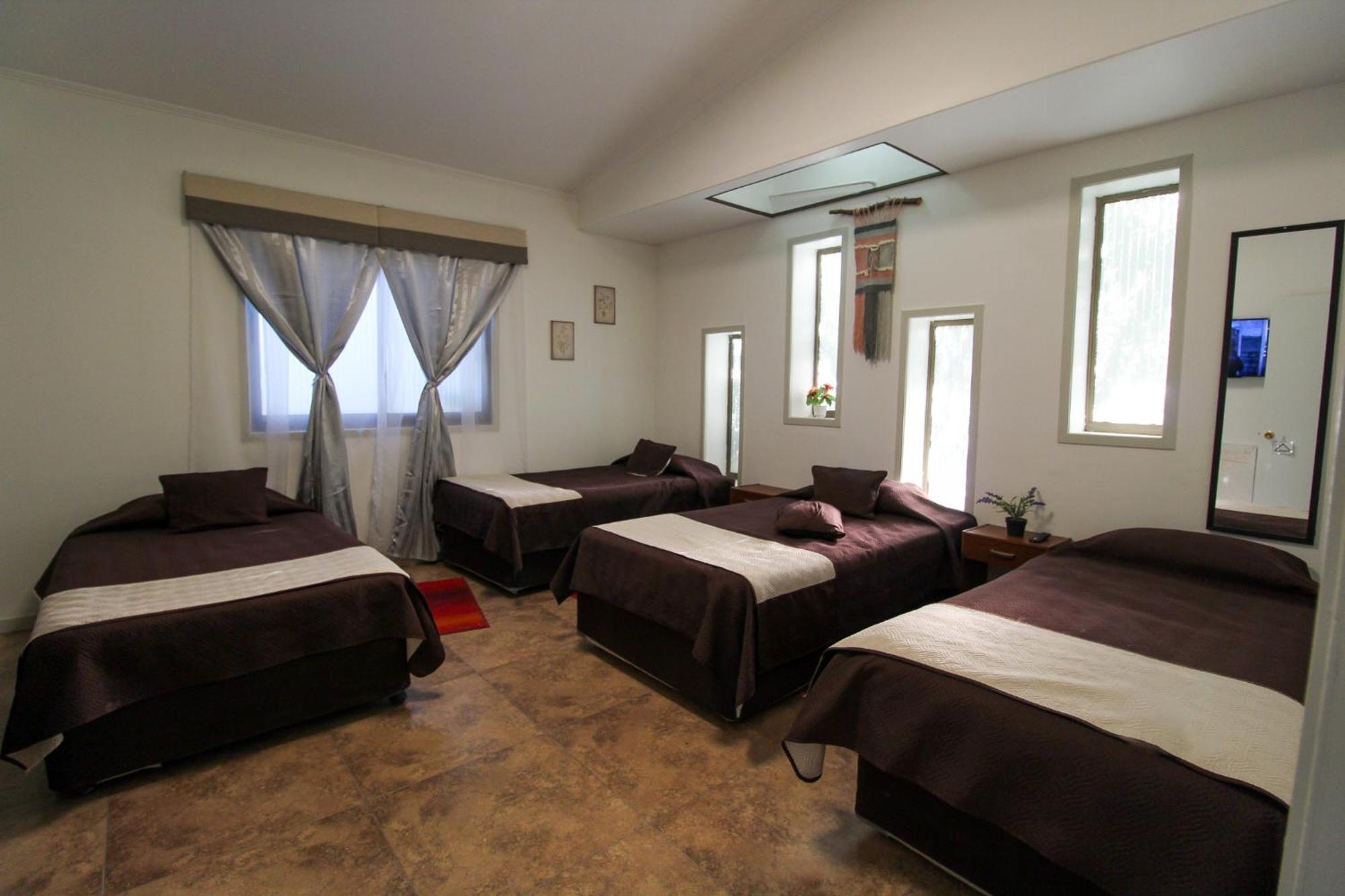 Juku Hostal كالاما المظهر الخارجي الصورة