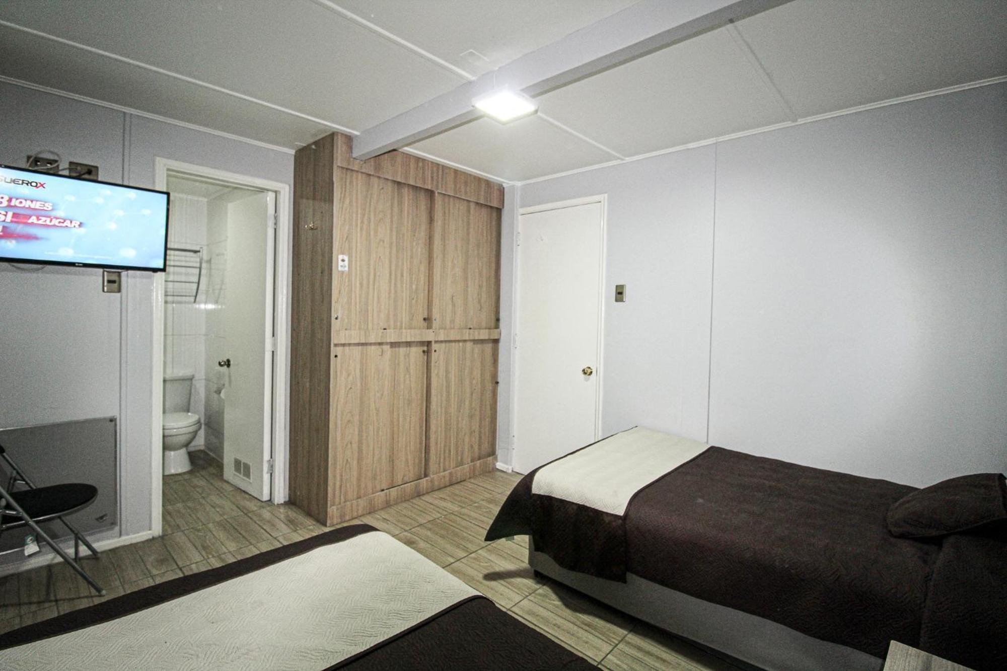 Juku Hostal كالاما المظهر الخارجي الصورة