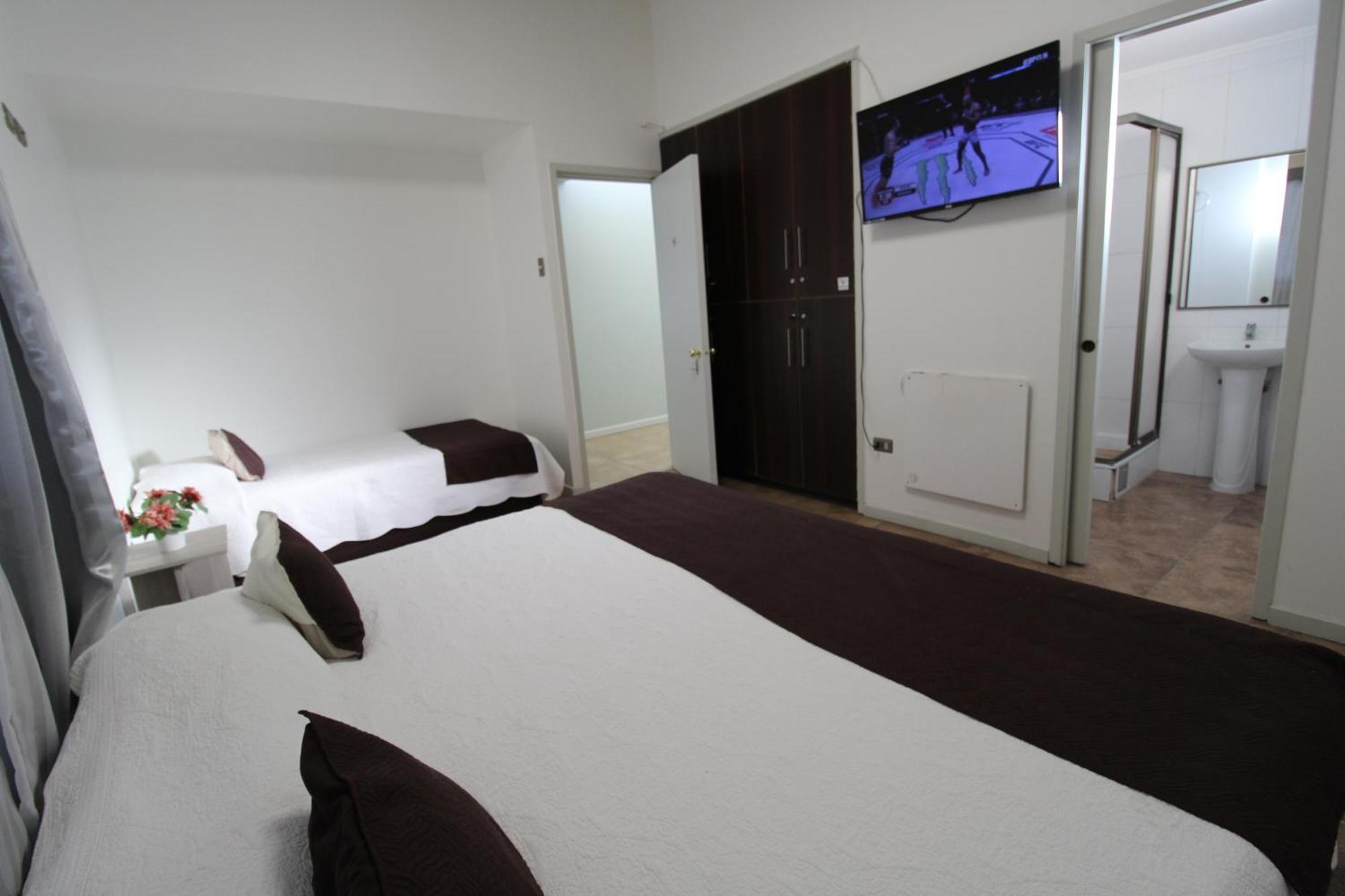 Juku Hostal كالاما المظهر الخارجي الصورة