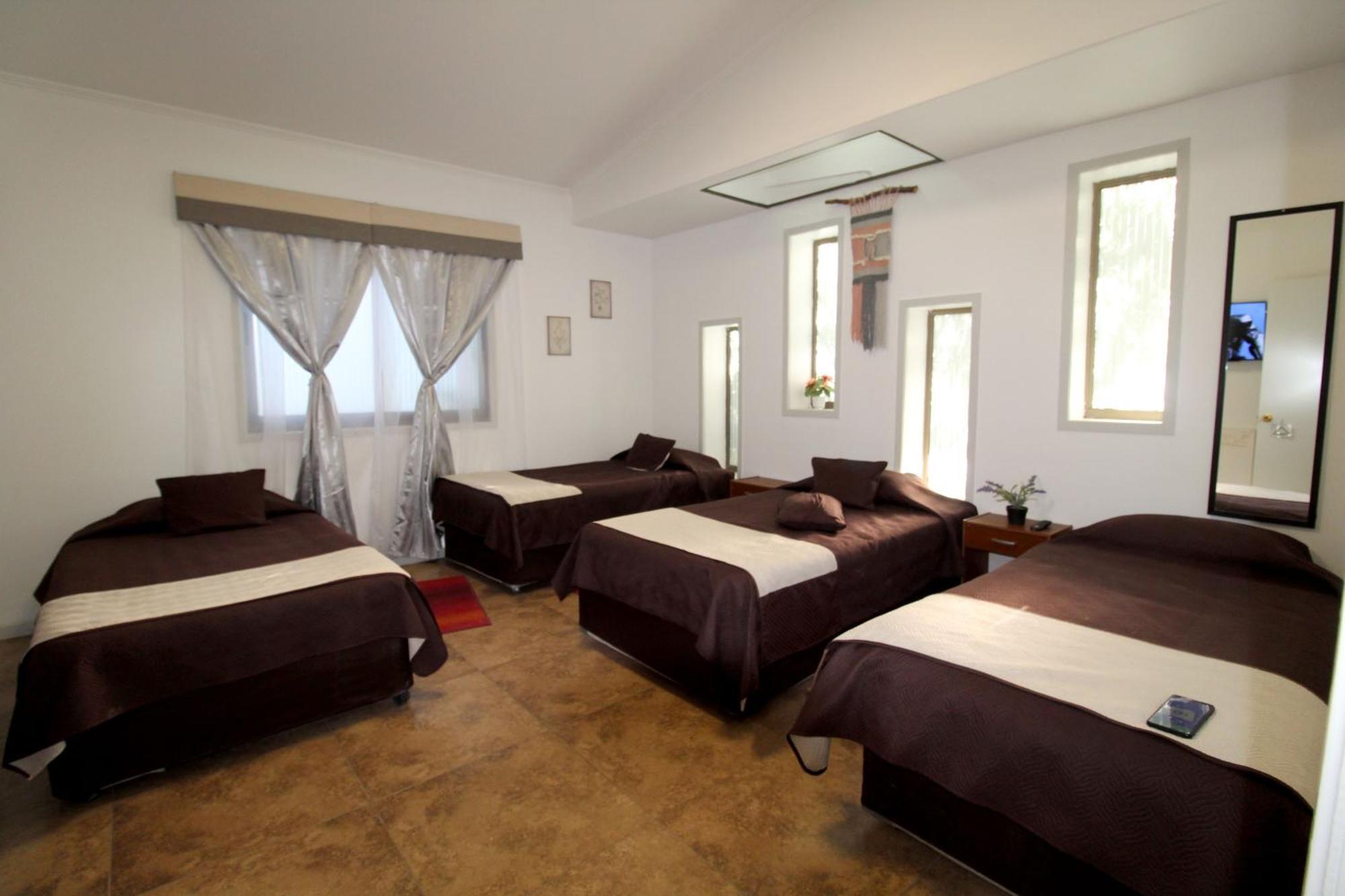 Juku Hostal كالاما المظهر الخارجي الصورة