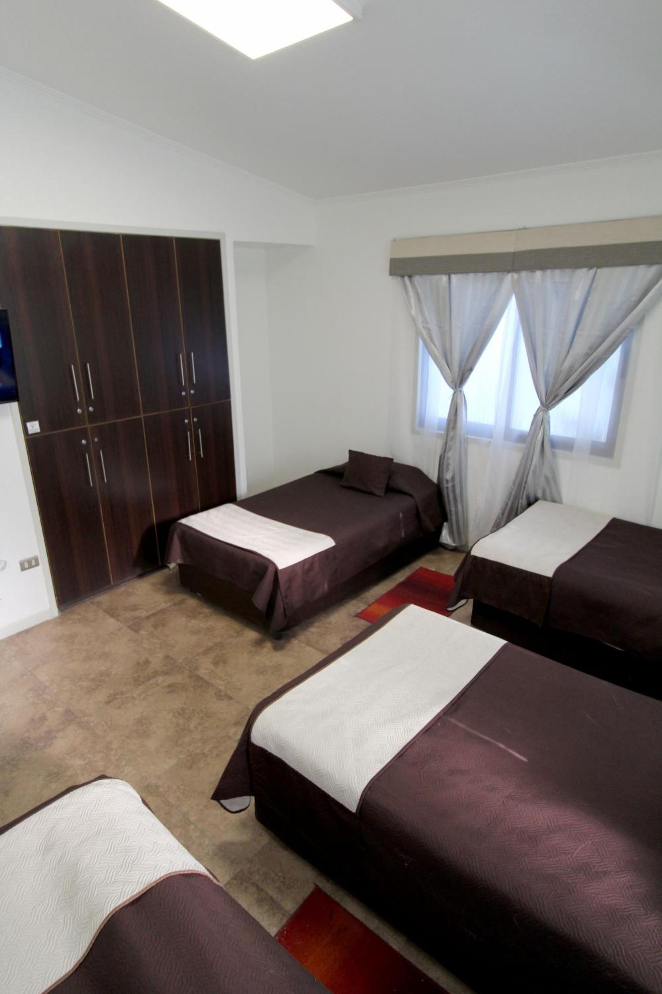 Juku Hostal كالاما المظهر الخارجي الصورة