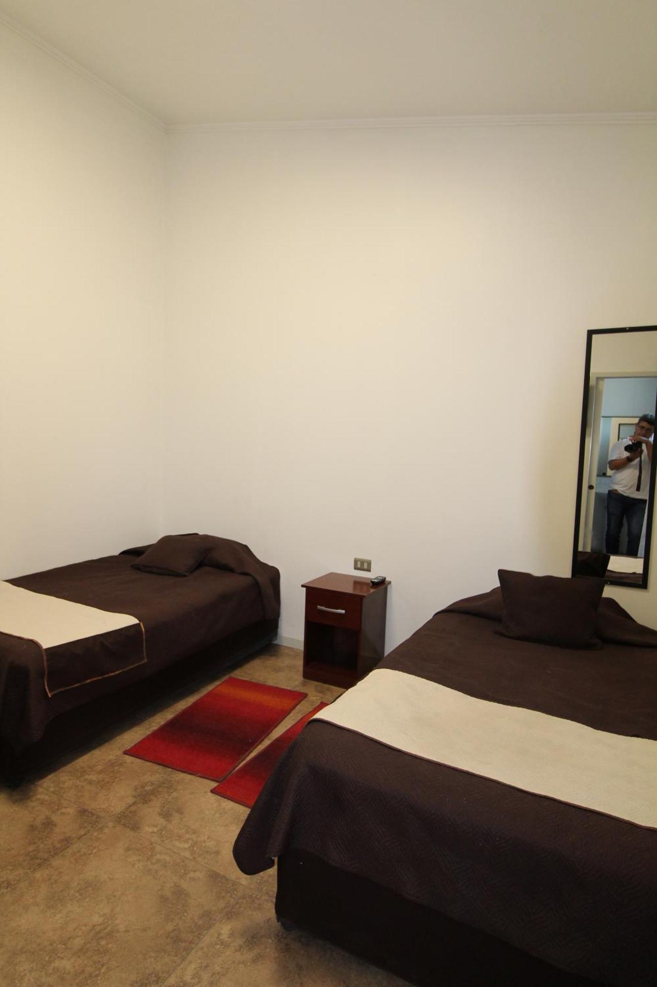 Juku Hostal كالاما المظهر الخارجي الصورة