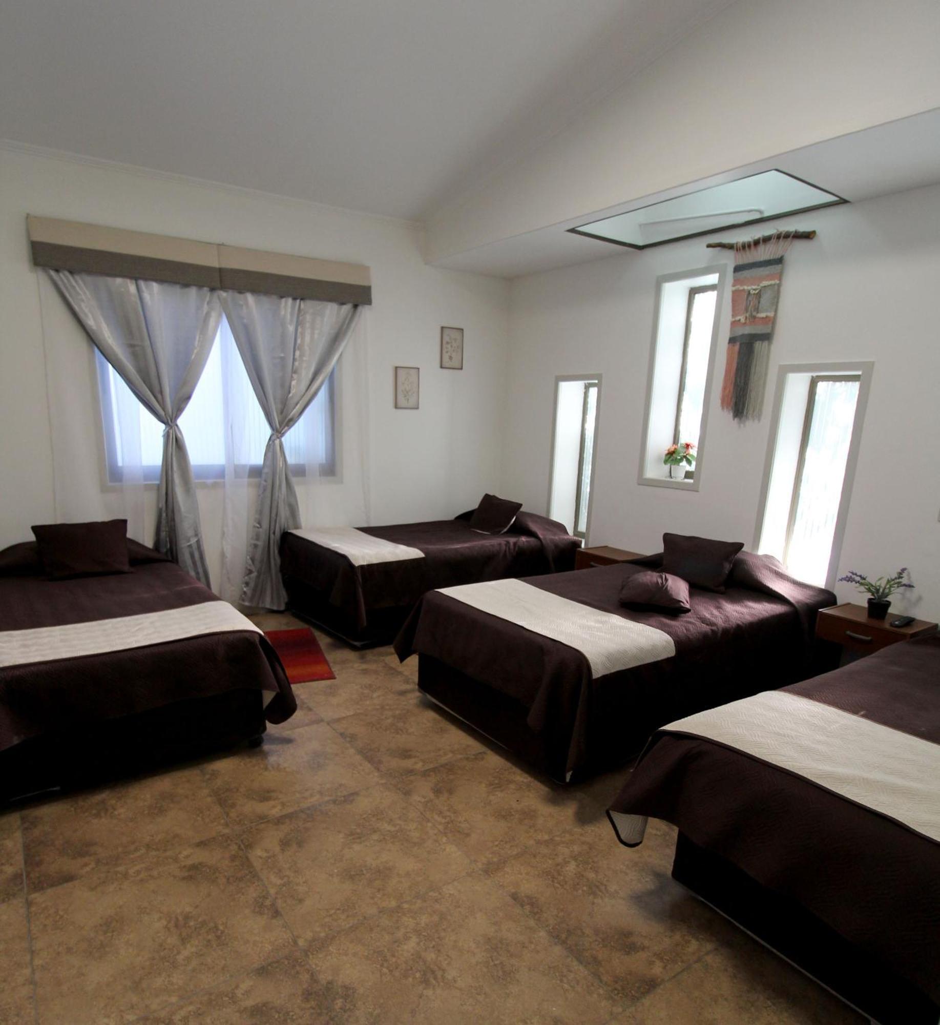 Juku Hostal كالاما المظهر الخارجي الصورة