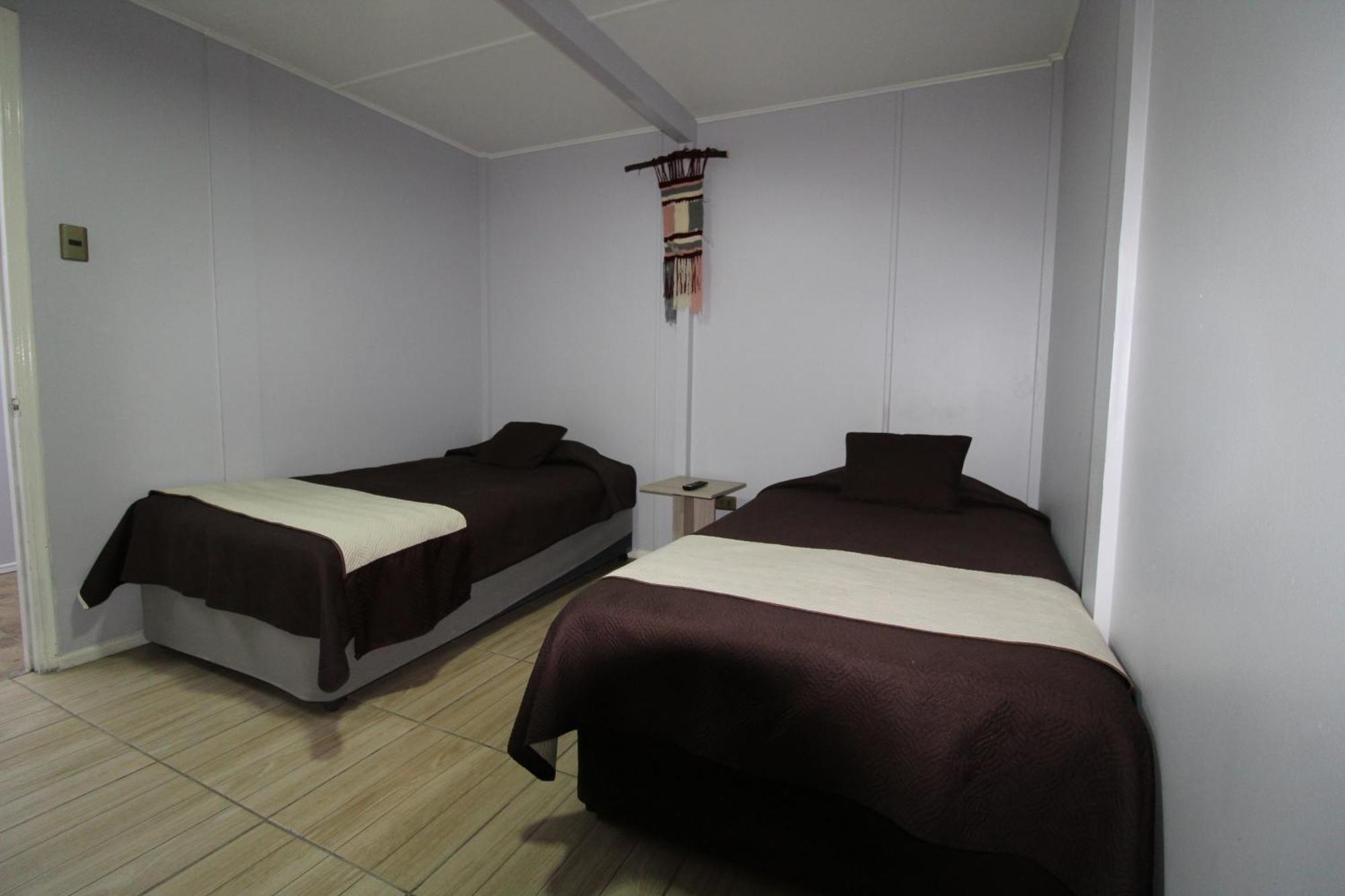 Juku Hostal كالاما المظهر الخارجي الصورة