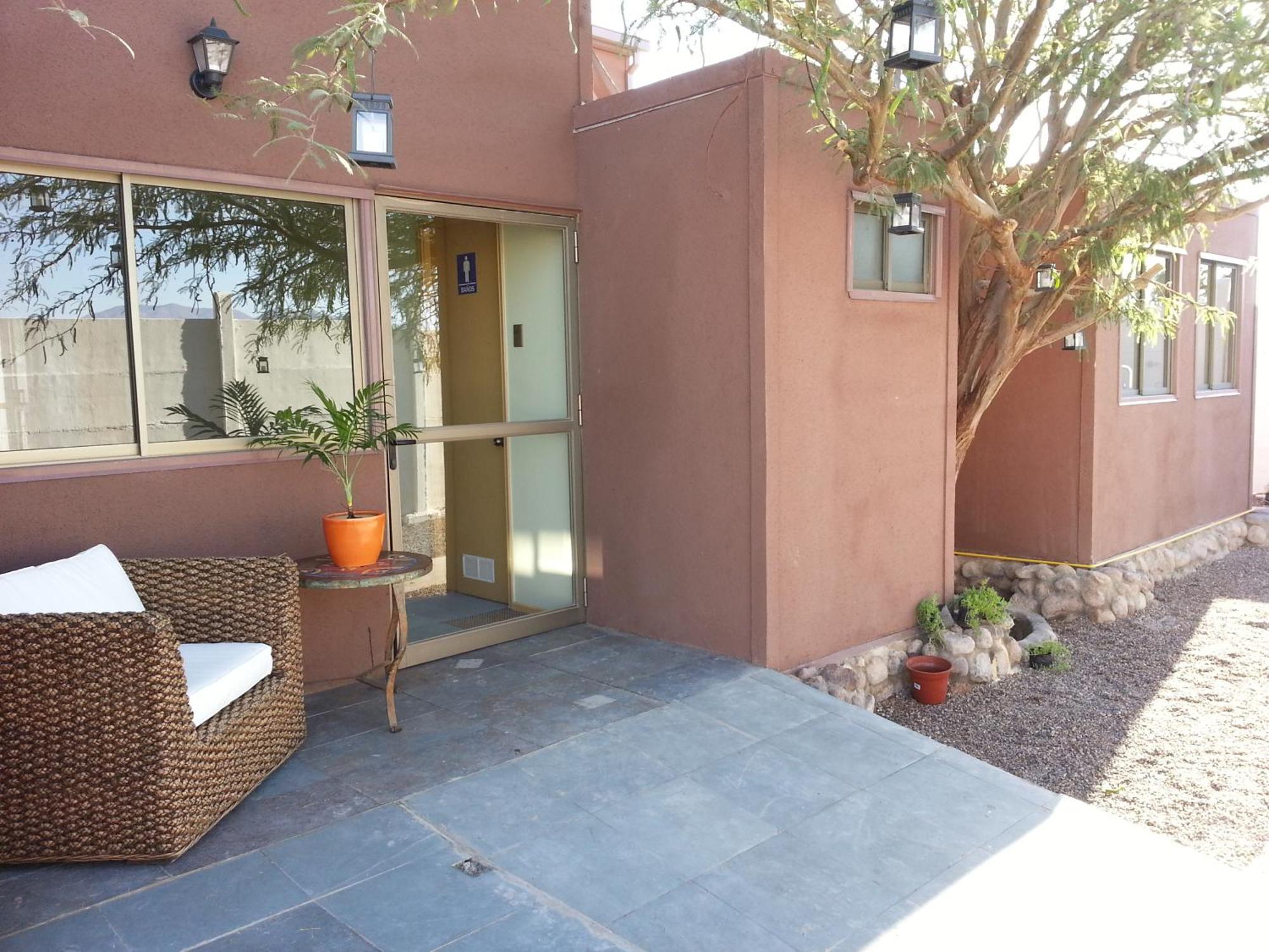 Juku Hostal كالاما المظهر الخارجي الصورة