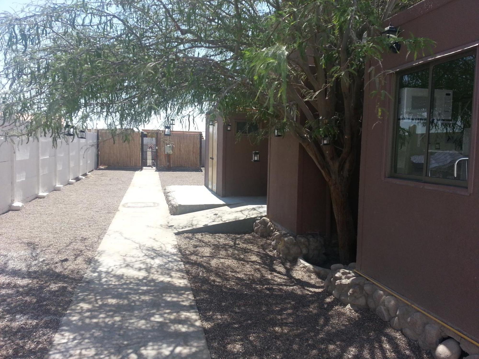 Juku Hostal كالاما المظهر الخارجي الصورة