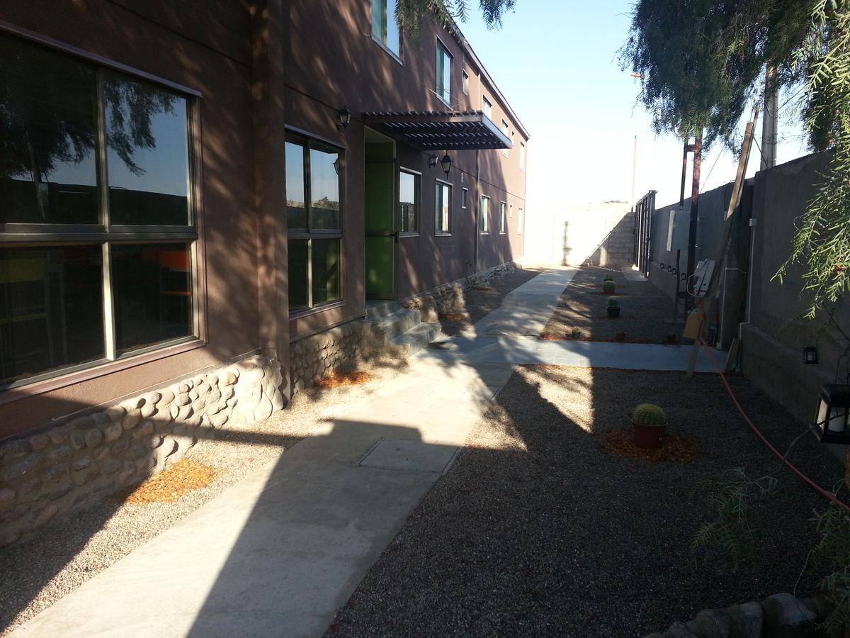 Juku Hostal كالاما المظهر الخارجي الصورة